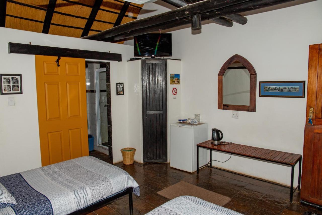 Lion'S Den Guesthouse Otjiwarongo Buitenkant foto