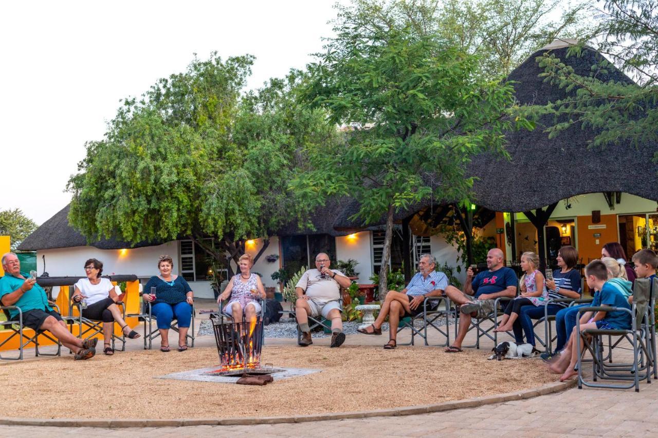 Lion'S Den Guesthouse Otjiwarongo Buitenkant foto